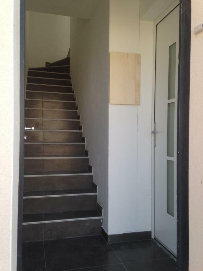 En Camargue Apartment ซาแลง-เดอ-ชิโรด์ ภายนอก รูปภาพ